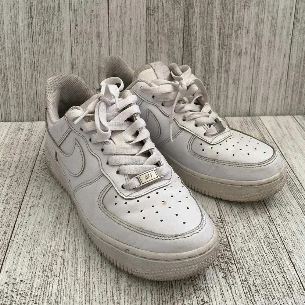 Womans White Air Force 1 Size 6.5